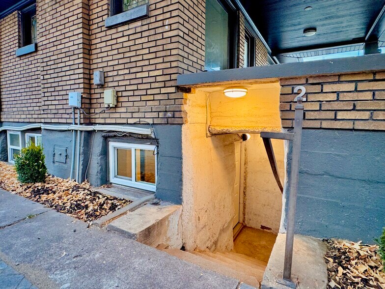 Building Photo - 76 W 200 S