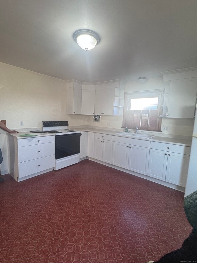 Building Photo - 212 Dayton Rd