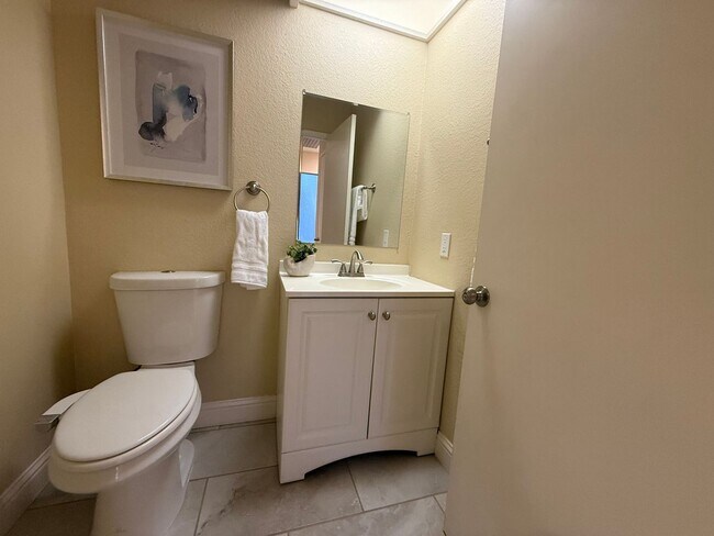 Building Photo - 1166 Capri Dr