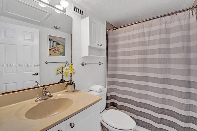 Building Photo - 2501 S Ocean Dr