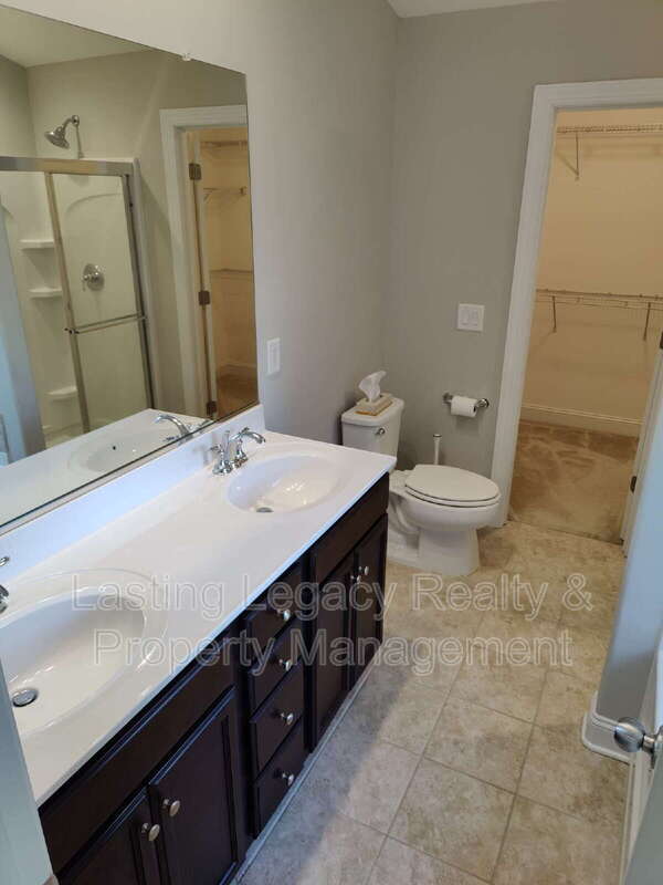 Building Photo - 847 Silver Leaf Dr