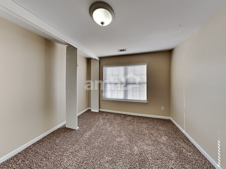 Building Photo - 586 Creek Valley Ct