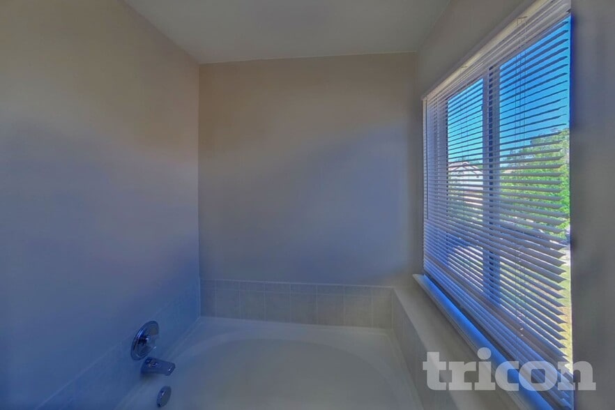 Building Photo - 5315 Belle Star Dr