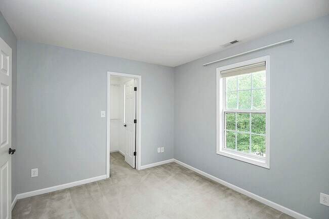 Building Photo - 5227 Silabert Ave