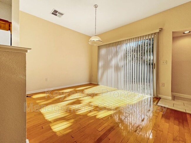 Building Photo - 603 Morning Star Dr