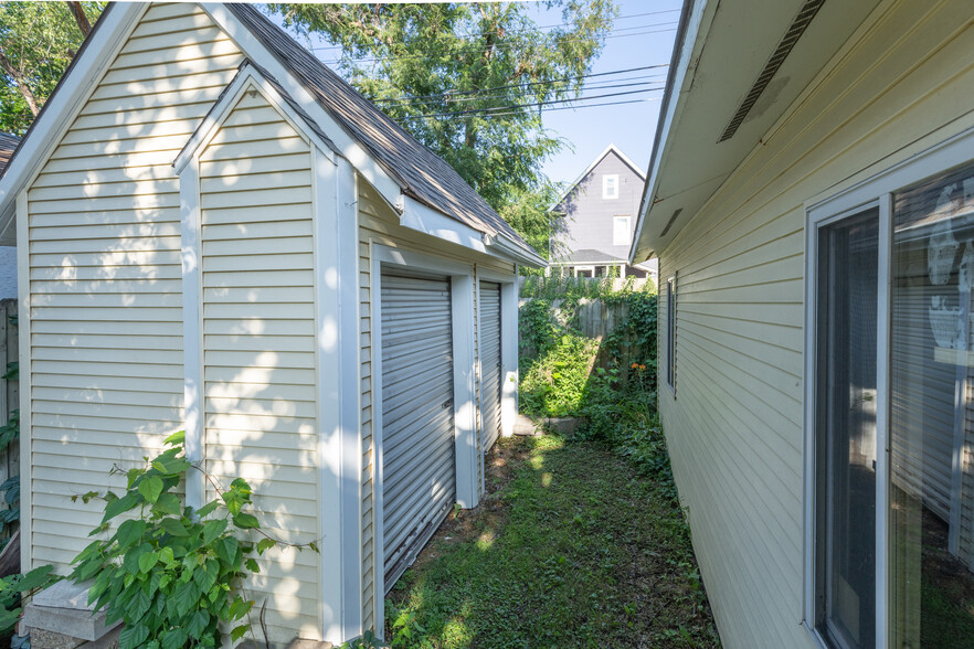 Storage Shed - 441 Fillmore St NE