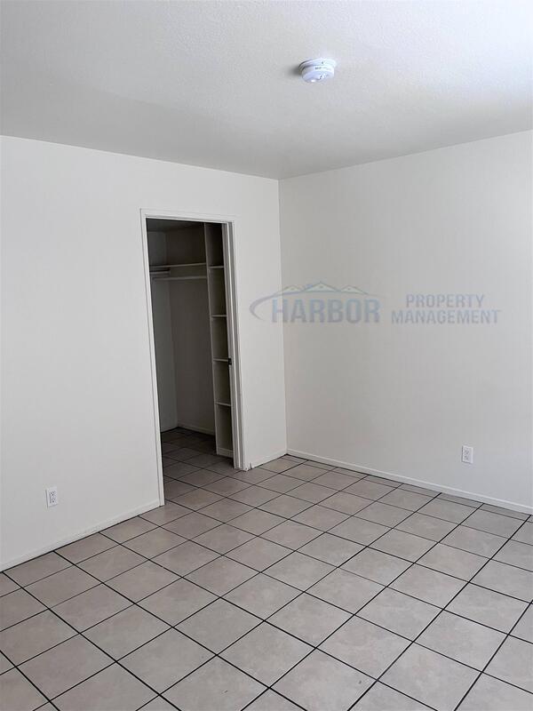 Building Photo - 1620 E Kay St