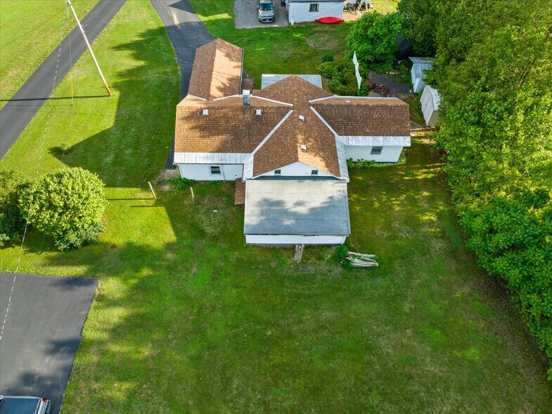 Building Photo - 9453 Maynard Dr