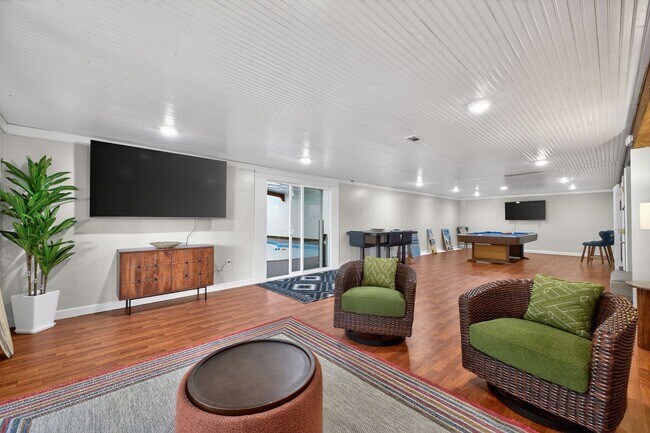 Building Photo - 5BR Retreat w/ Private Indoor Pool In Greensburg