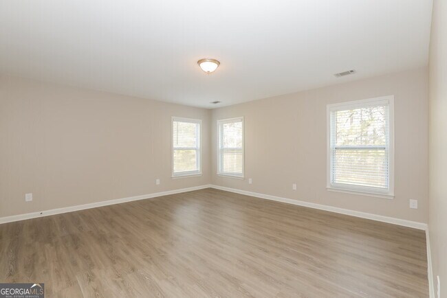 Building Photo - 1813 Temple Park Dr SW