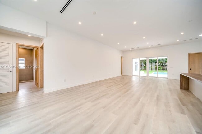 Building Photo - 8990 N Miami Ave