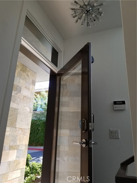 Building Photo - 850 E Palm Canyon Dr