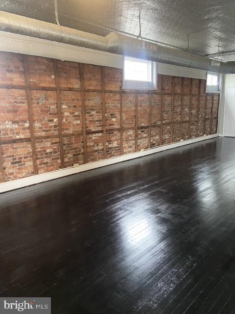 Building Photo - 19 W Main St