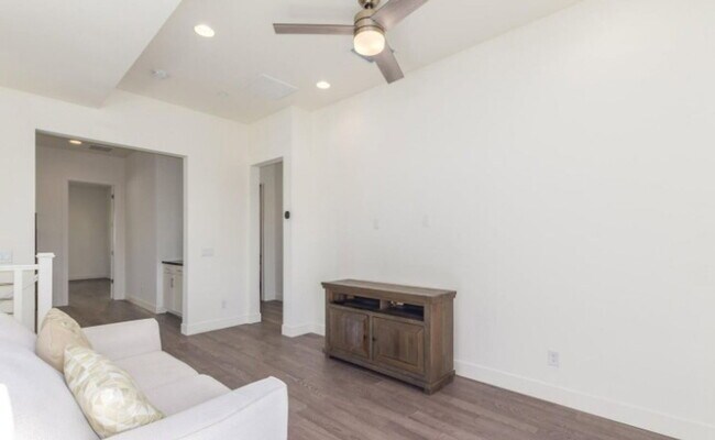 Building Photo - 6810 E Lyra Dr