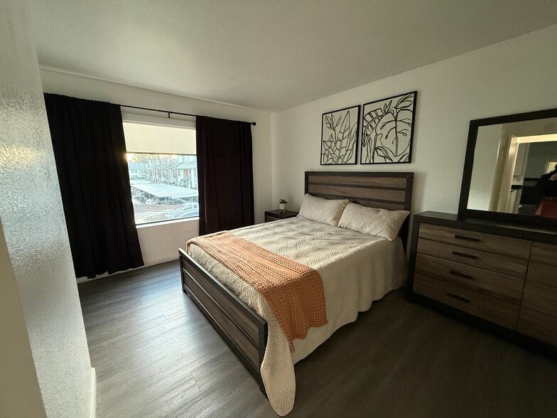 Building Photo - 2350 Alta Garden Ln