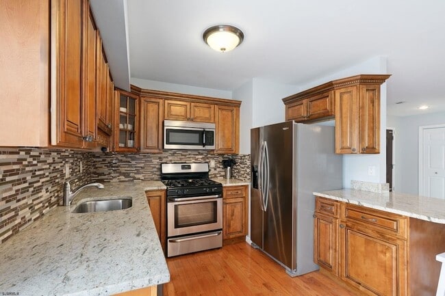 Building Photo - 22 S Washington Ave