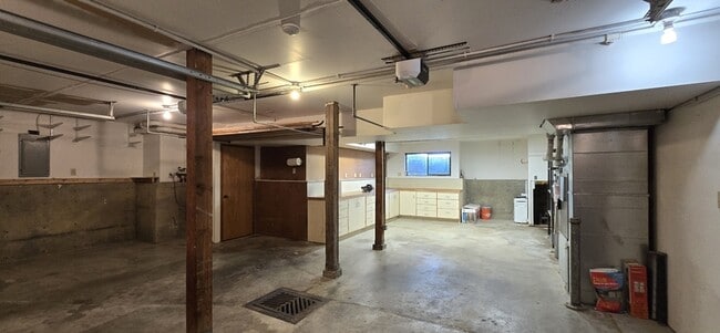 Building Photo - 3033 W Viewmont Wy W