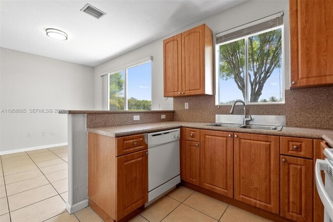 Building Photo - 1458 SE 24th Ct