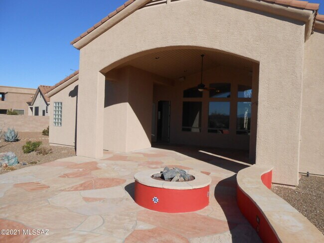 Building Photo - 14048 E Fairway Bluff Ct