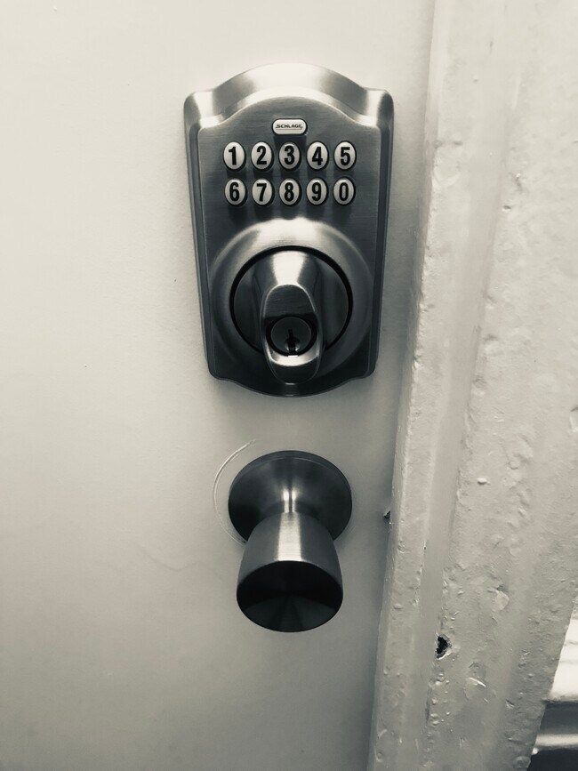 Building Photo - 6345 Collins Ave