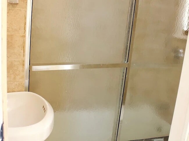 Building Photo - 202 1st St