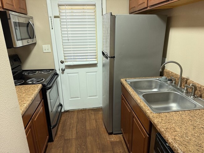 Building Photo - MIDTOWN STATION