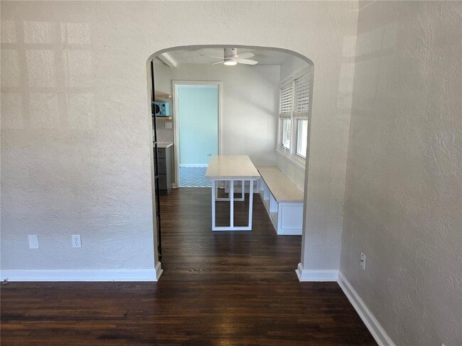 Building Photo - 775 20th Ave N