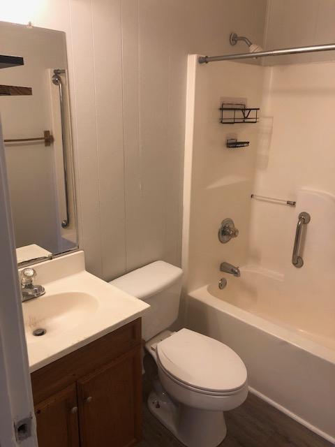 Building Photo - 9 Robbins Cir