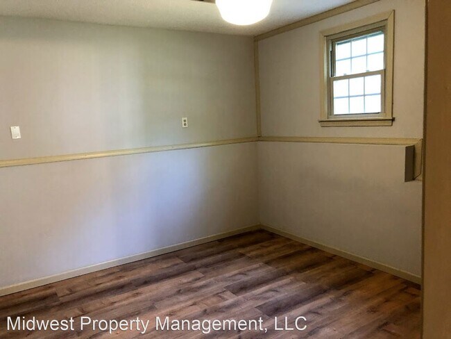 Building Photo - 1237 El Chaparral Ave S
