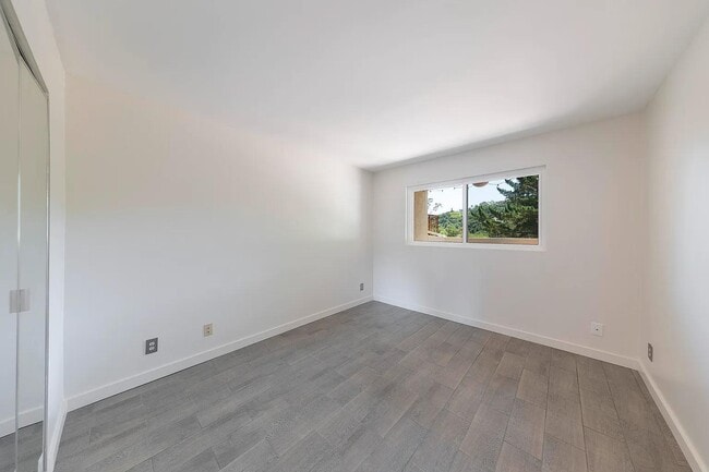 Building Photo - 1066 Miramonte Dr