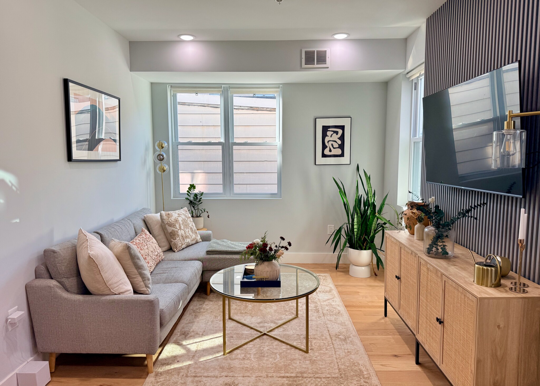 Open-Concept Living Area - 443 Bergen Ave