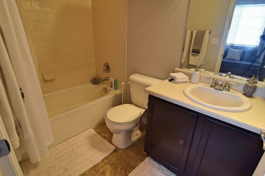 Building Photo - 5580 W 72nd Ave