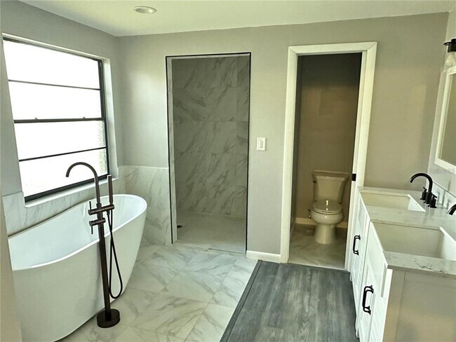 Building Photo - 3606 S Thatcher Ave