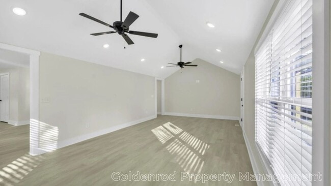 Building Photo - 116 Nix Cir