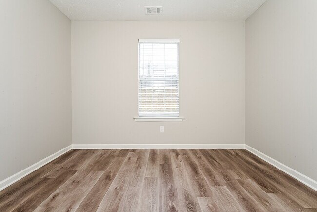 Building Photo - 1025 Borrington Ln