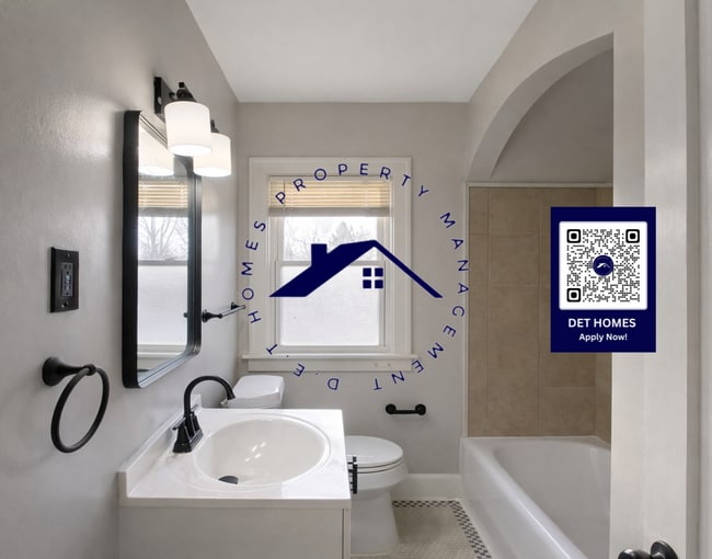 Building Photo - 14941 Robson St