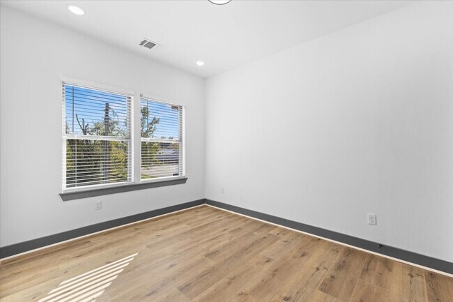 Building Photo - 7949 Attwater St