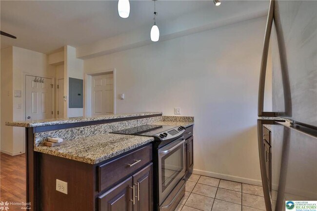 Building Photo - 328 Polk St