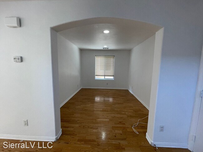 Building Photo - 4 br, 2.5 bath House - 9029 Victor Creek Ave.