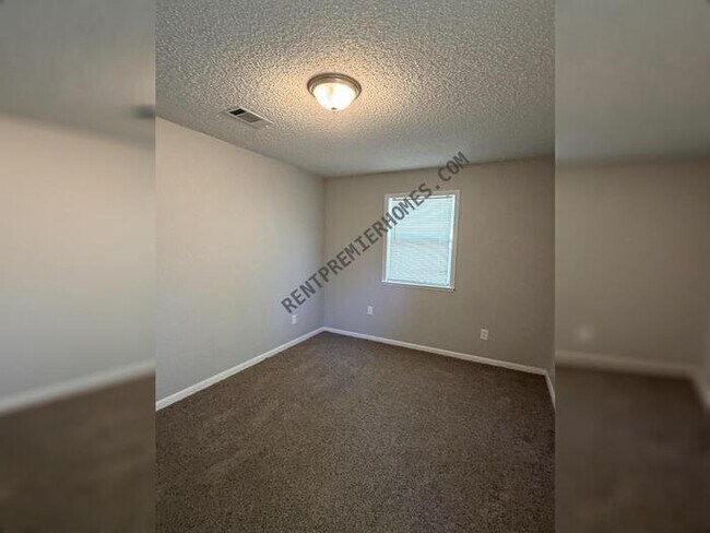 Building Photo - 3611 Pelton Rd