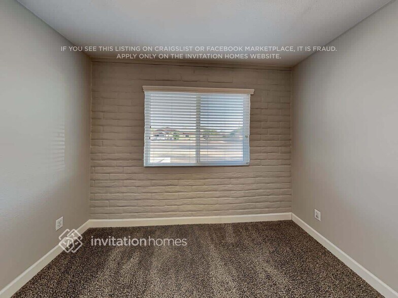 Building Photo - 1524 E Alameda Dr