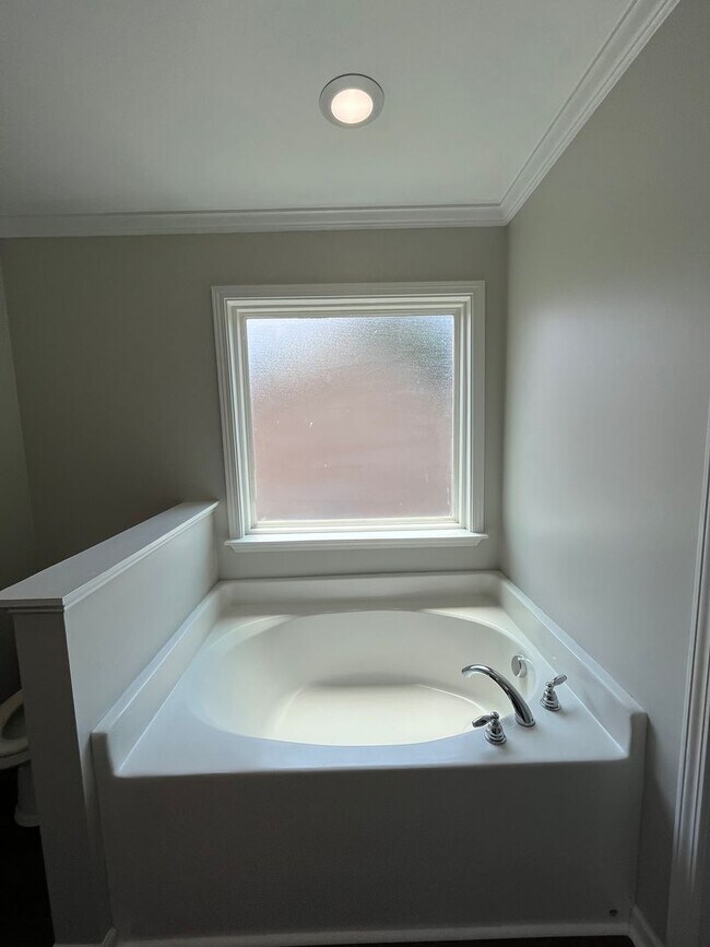 Building Photo - 3 BR 2 1/2 Bath, Just a Short Distance to Swamp Rabbit and Downtown Greenville!