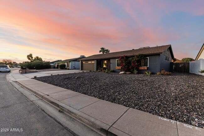 Building Photo - 2200 N Los Altos Dr