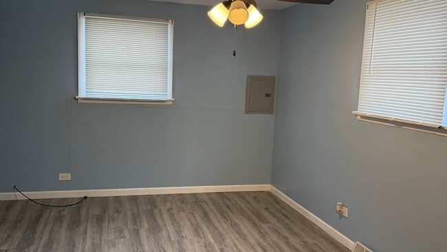 Building Photo - 4056 W 89th Pl