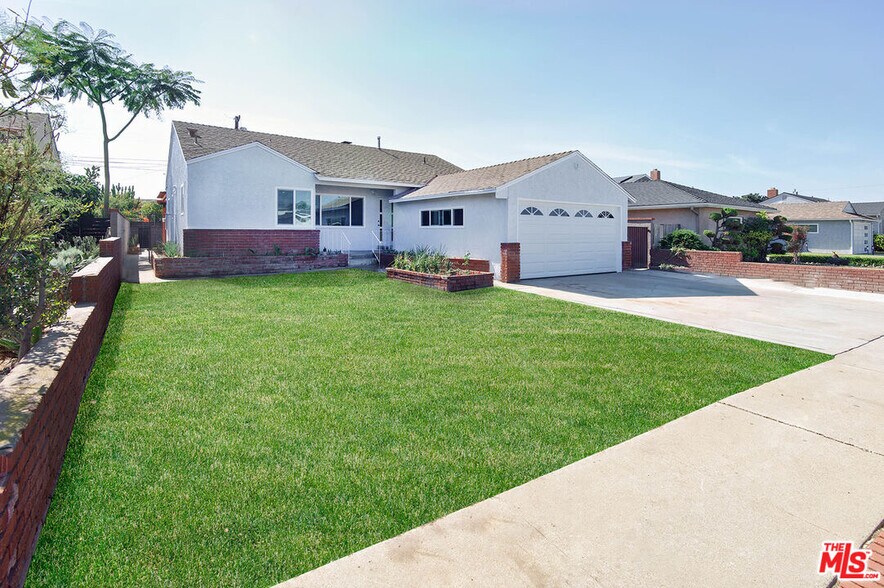 Primary Photo - 1436 W 152nd St