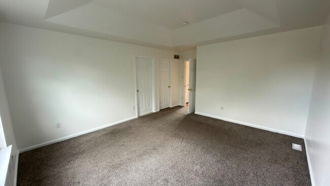 Building Photo - 1071 King Way
