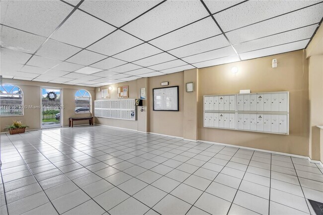 Building Photo - 6215 W 20th Ave
