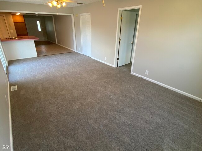 Building Photo - 1036 E Auman Dr