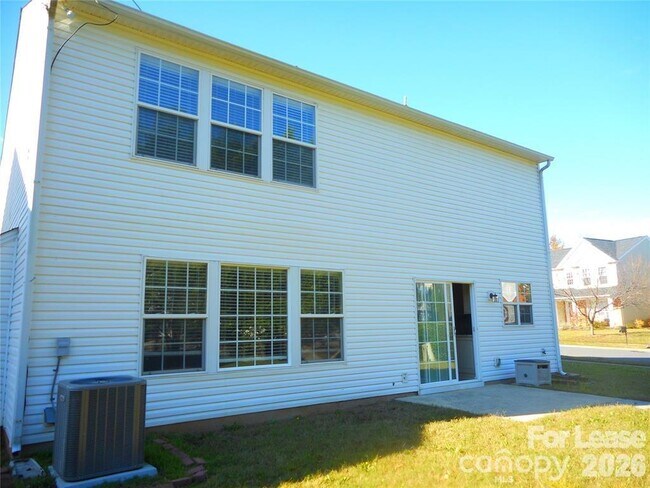 Building Photo - 9205 Bellegarde Dr