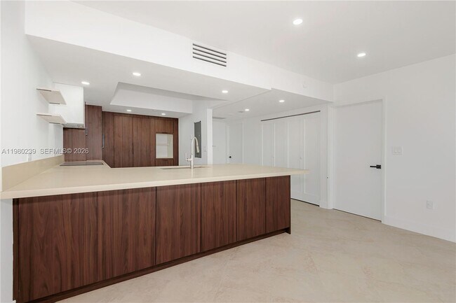 Building Photo - 8855 Collins Ave